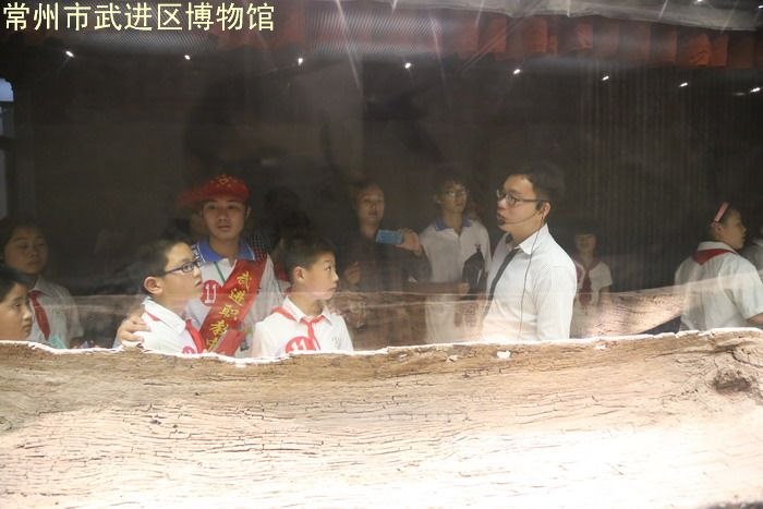 职教中心青年团员与周家巷新市民小学开展结对志愿者活动