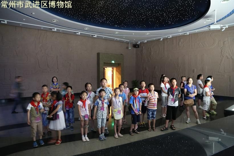 南夏墅中心小学师生参观博物馆