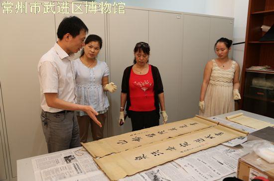 南京博物馆书画修复专家栾承素来馆指导工作