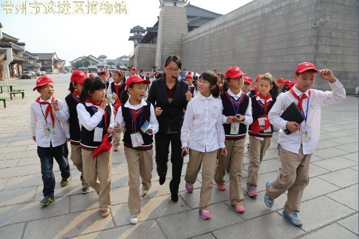 周家巷小学小记者参观博物馆