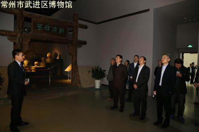 江苏省文物局副局长殷连生一行参观武进博物馆