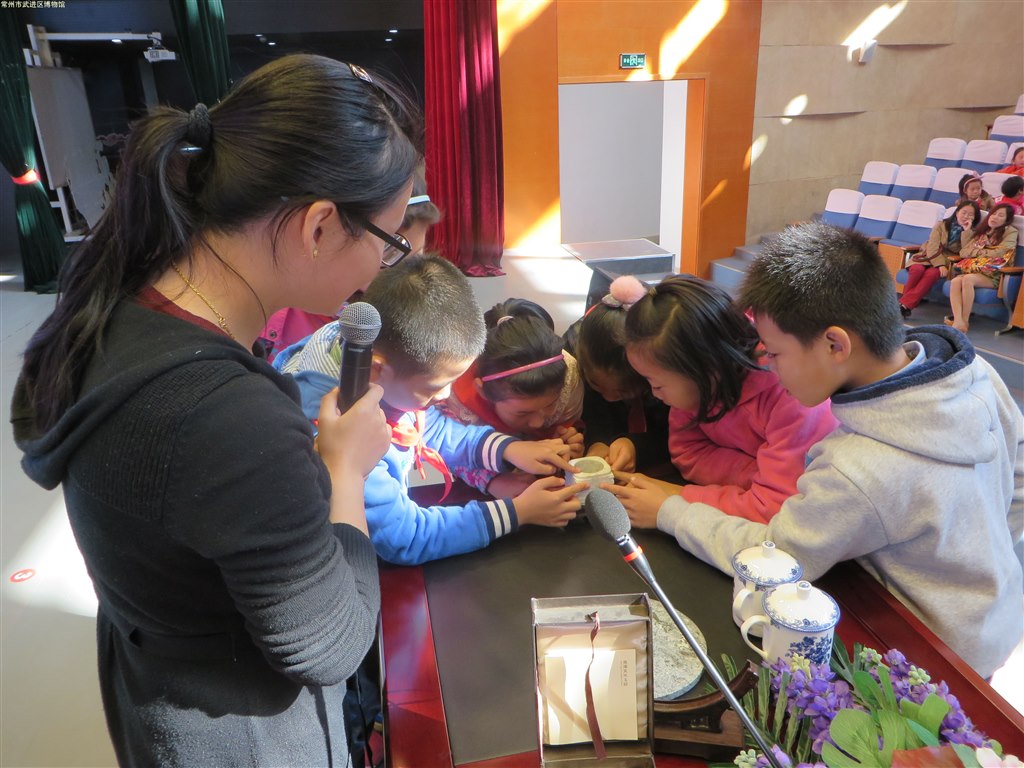 “苗苗讲堂”走进湖塘实小