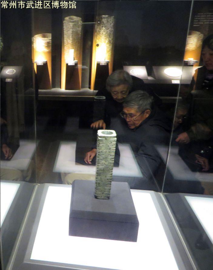 李公朴女儿女婿参观武进博物馆