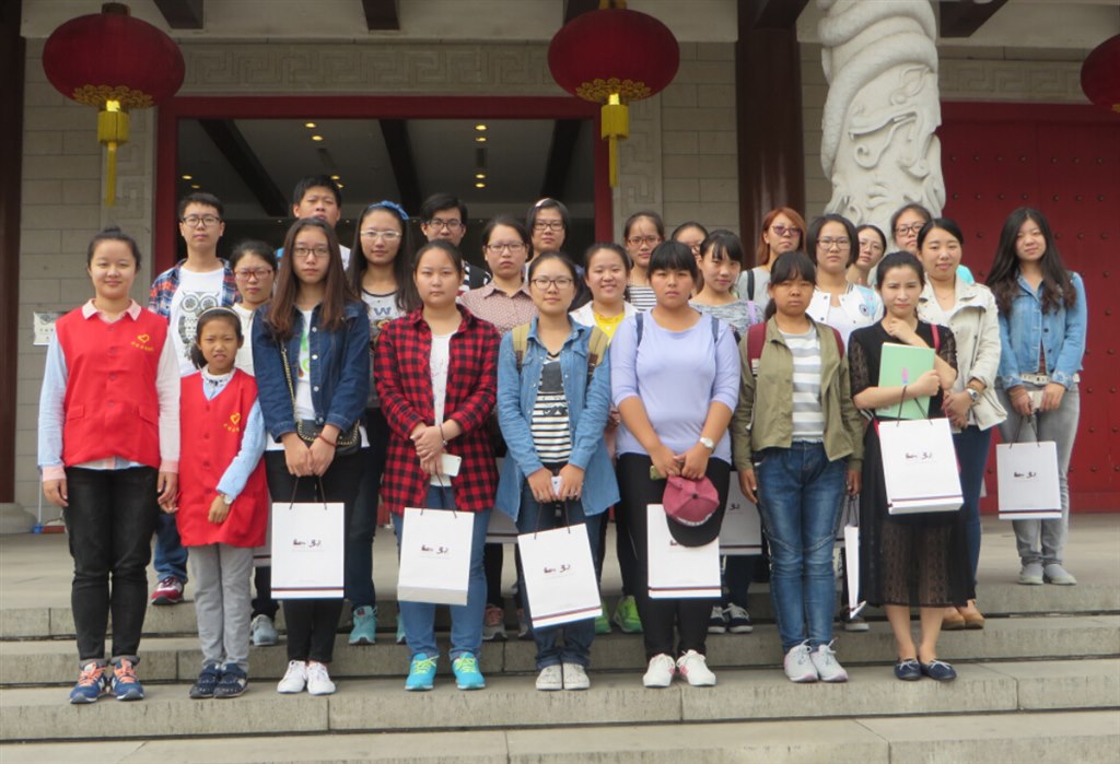 第二批大学生志愿者到馆培训