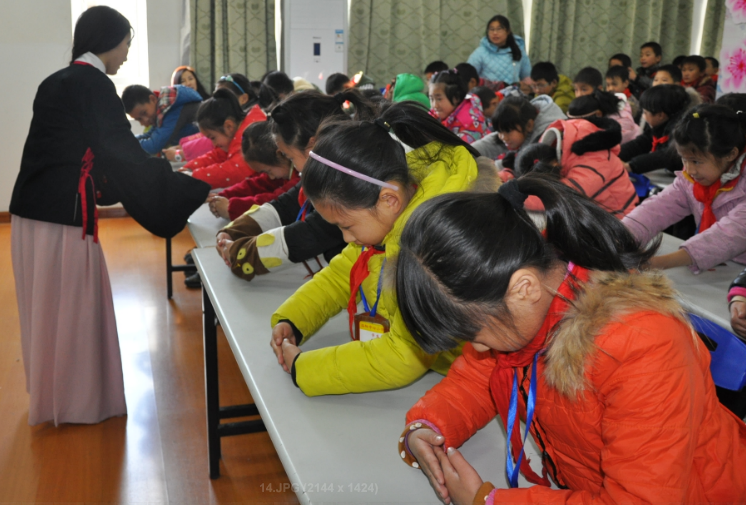 奇妙武博系列讲座“传统礼仪——从今拾起”走进洛阳中心小学