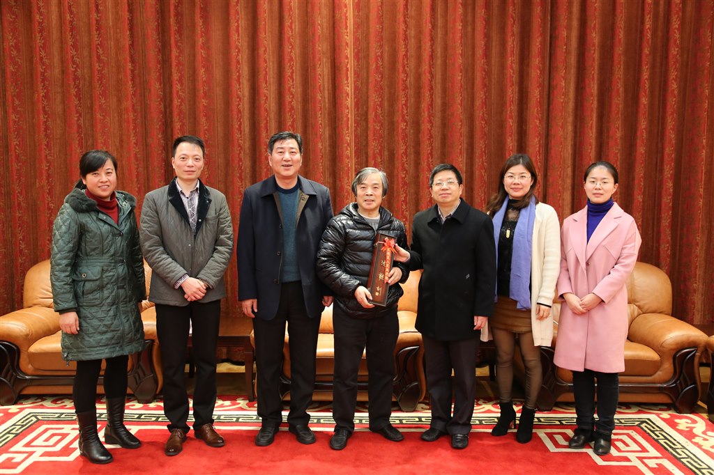 狄卫星捐赠九体《千字文》回赠仪式