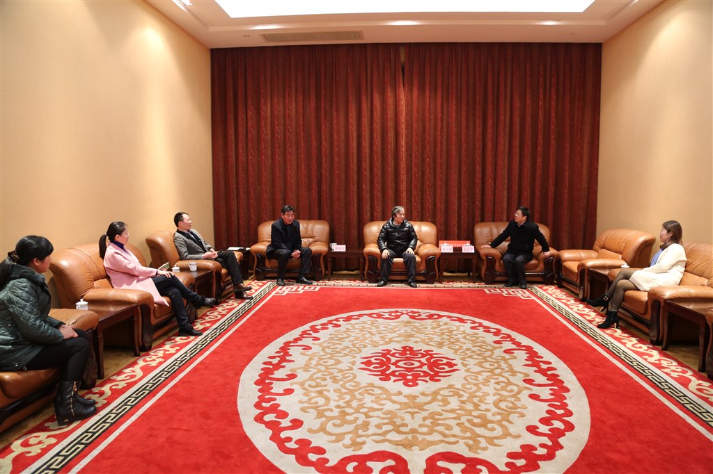 狄卫星捐赠九体《千字文》回赠仪式