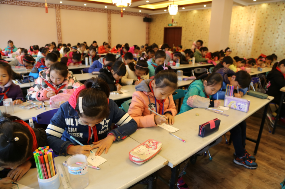 武博国学讲堂——“霓裳雅集” 明代服饰讲座走进洛阳中心小学