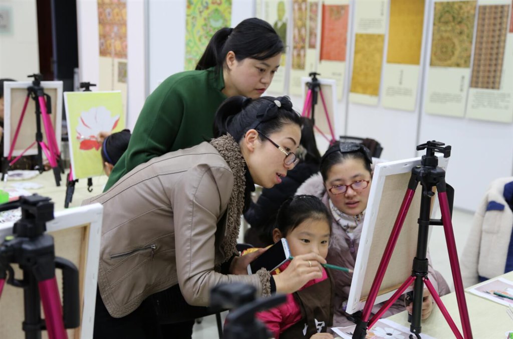 活动回顾|繁“花”似锦——“当云锦遇上油画”之花儿朵朵开