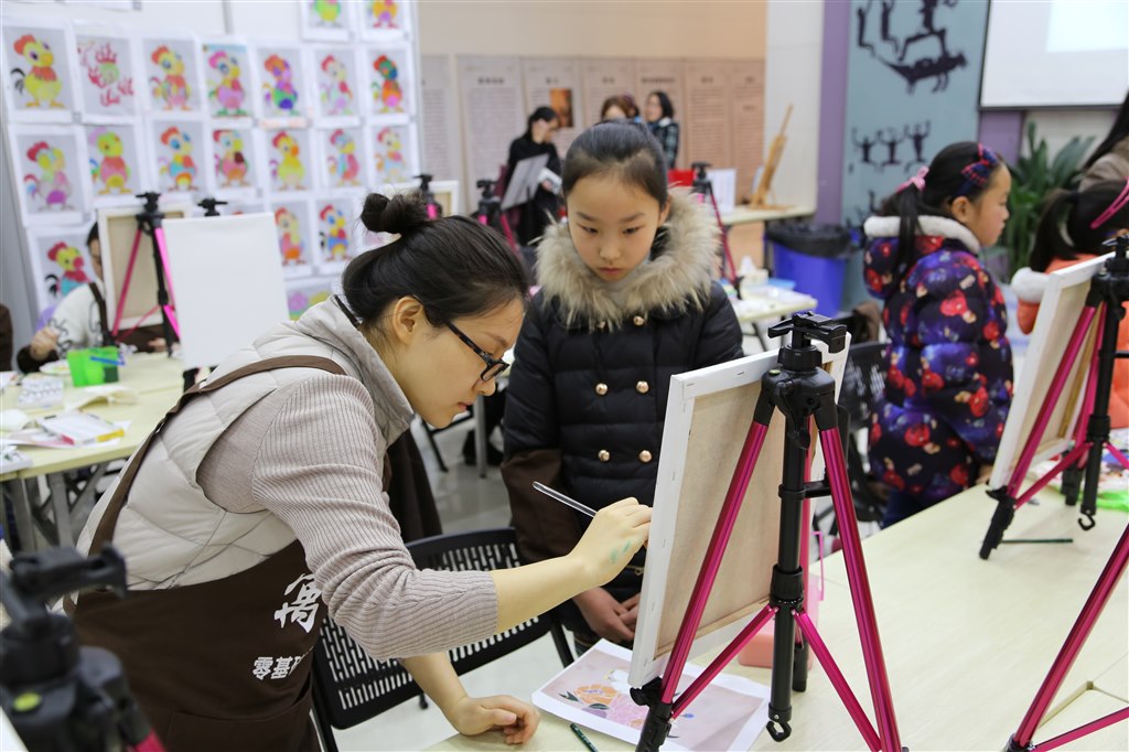 活动回顾|繁“花”似锦——“当云锦遇上油画”之花儿朵朵开