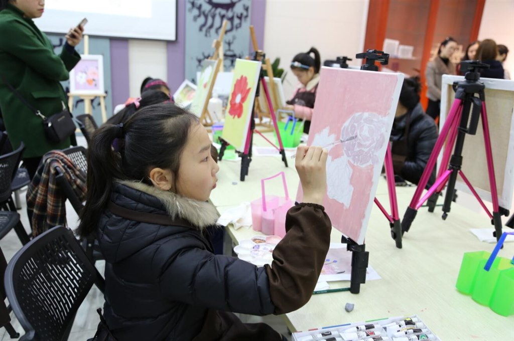 活动回顾|繁“花”似锦——“当云锦遇上油画”之花儿朵朵开