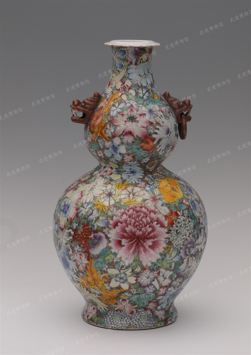 6粉彩龙首耳葫芦瓶.jpg