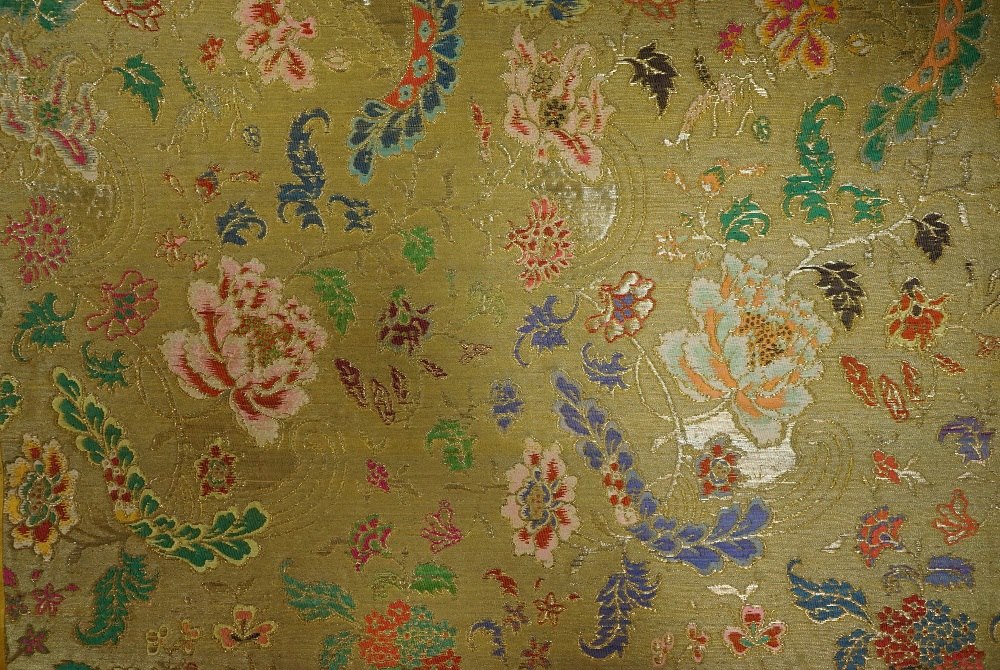 8黄地织金荷叶牡丹金宝地.JPG 8黄地织金荷叶牡丹金宝地.JPG