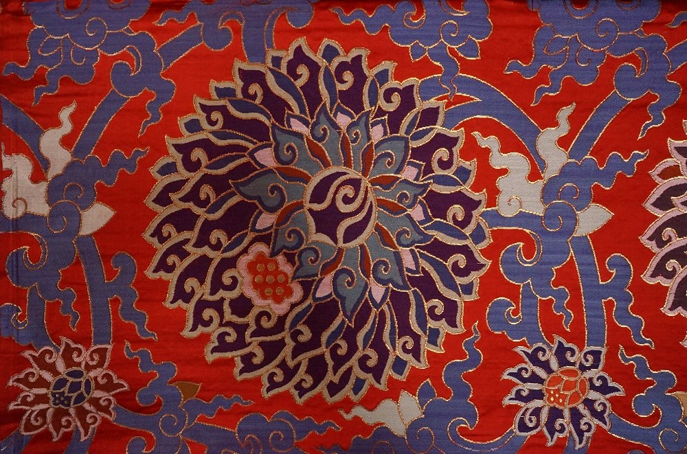 9红缎地穿枝大洋菊纹妆花.JPG 9红缎地穿枝大洋菊纹妆花.JPG