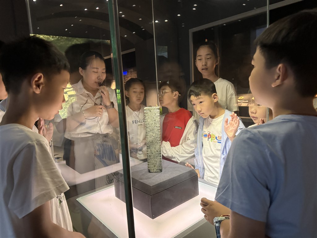 图片2.jpg 图片2.jpg