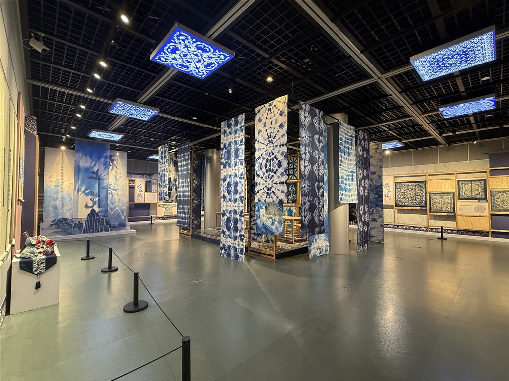 展厅照片2.jpg 展厅照片2.jpg