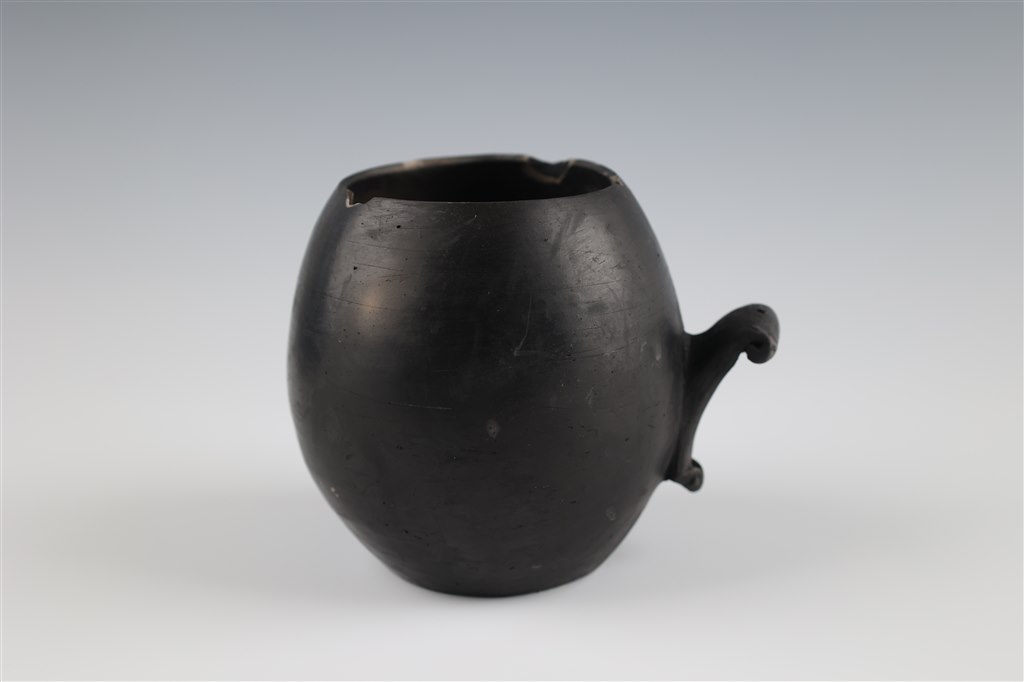 黑皮陶杯1.jpg 黑皮陶杯1.jpg